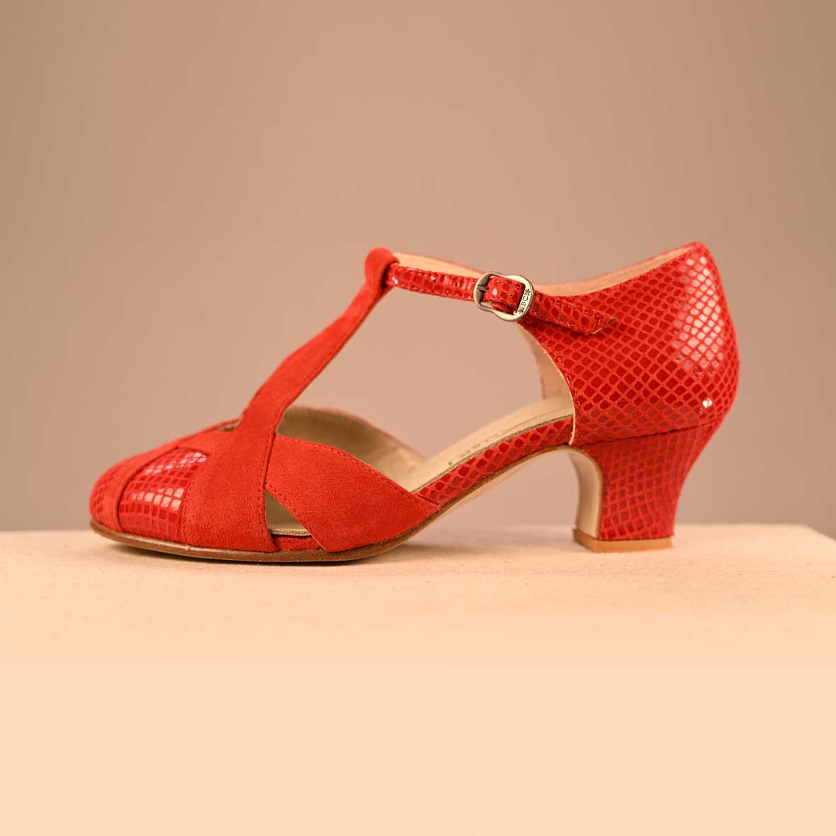 CLV RED SNAKE/RED SUEDE CA BA